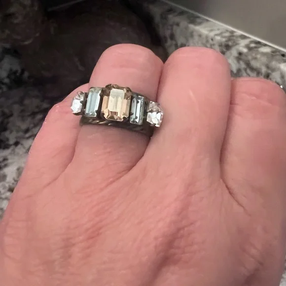 Sorrelli Adjustable 5 Stone Ring - Picture 6 of 8